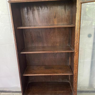 Vintage C.A. Strack & Son single-door glass cabinet/bookcase