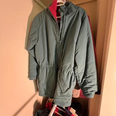 London Fog, Lands End, St John’s Bay & More Women’s Winter Jackets Size M/L (GB1-RG)