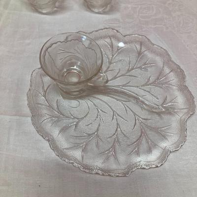 Sale Photo Thumbnail #135: Set of 6 cabbage appetizer plates and 6 matching cups, no chips/cracks