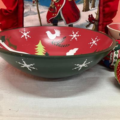 Sale Photo Thumbnail #151: Grouping of Christmas items including: a santa pillow, 2 wooden decorative bowls and a set of 6 fabric ornaments