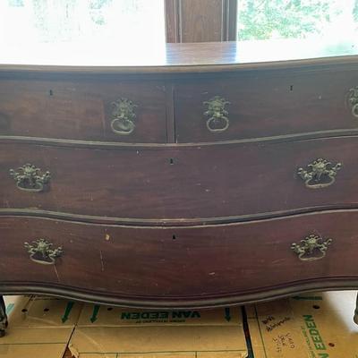 Vintage mahogany 3-drawer claw foot dresser with face pulls