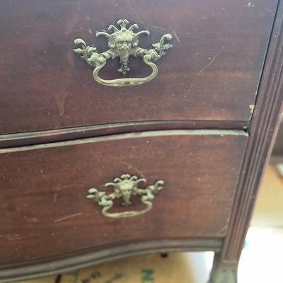 Vintage mahogany 3-drawer claw foot dresser with face pulls