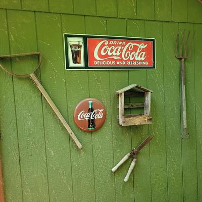 Rustic Metal and Wood Yard Art (S-EL)