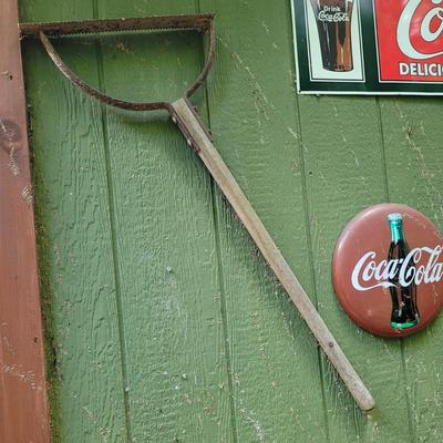 Rustic Metal and Wood Yard Art (S-EL)