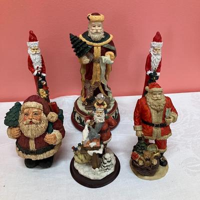 Sale Photo Thumbnail #176: Grouping of 6 Santa figurines