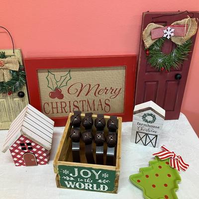 Sale Photo Thumbnail #178: Lot of 6 Farmhouse Christmas items and 4 rustic jingle bell stocking hangers
