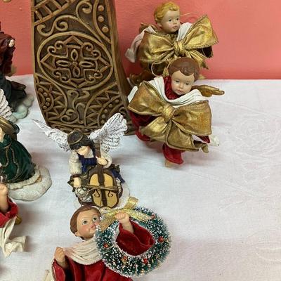 Sale Photo Thumbnail #183: Grouping of 4 angel figurines and 6 vintage angel ornaments