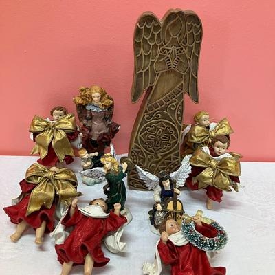 Sale Photo Thumbnail #181: Grouping of 4 angel figurines and 6 vintage angel ornaments