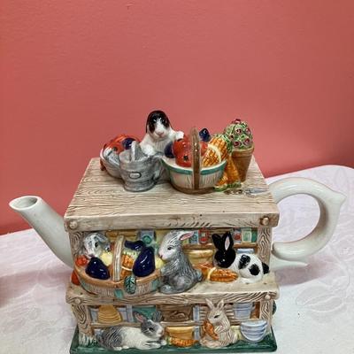 Sale Photo Thumbnail #229: Set of 2 Fitz & Floyd teapots