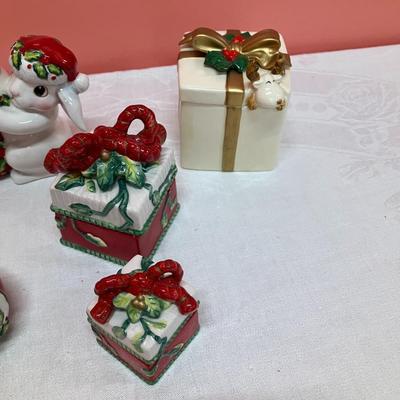 Sale Photo Thumbnail #241: Set of 6 small pieces of Fitz & Floyd Christmas decor