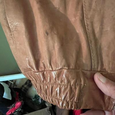 Dubbleware Jeans, Patagonia + Leather Bomber Jacket & More Vintage Clothing (GB2-RG)