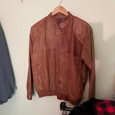 Dubbleware Jeans, Patagonia + Leather Bomber Jacket & More Vintage Clothing (GB2-RG)