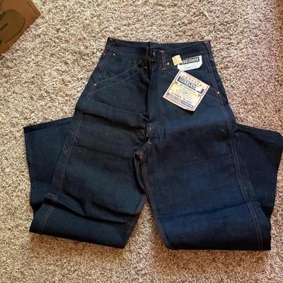 Dubbleware Jeans, Patagonia + Leather Bomber Jacket & More Vintage Clothing (GB2-RG)