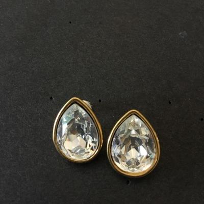 Beautiful vintage rhinestone, crystal teardrop stud earrings