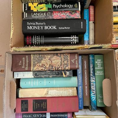 Mixed book lot - 09