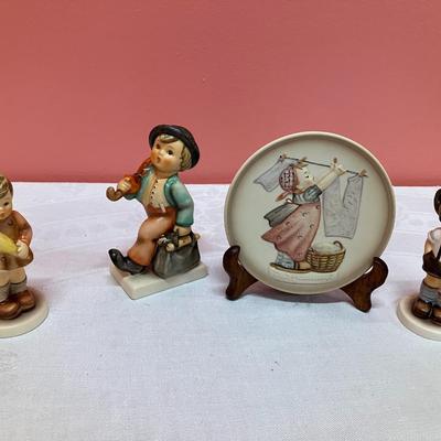 Sale Photo Thumbnail #271: Grouping of 3 small Hummel figurines and 1 small ceramic Hummel plate
