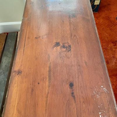 Pine keyhole student's desk