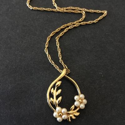 Vintage Trifari necklace