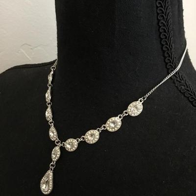 Cute 1946 rhinestone Y necklace