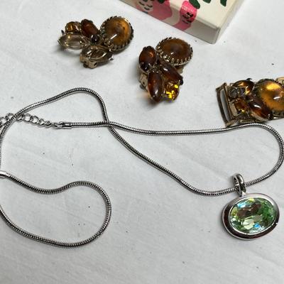 Lot 517 Lot #3 Jewelry Rhinestones
