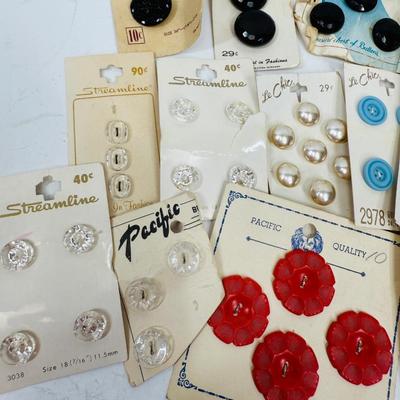 Vintage Buttons Lot #7 on cards some full some partial quantity