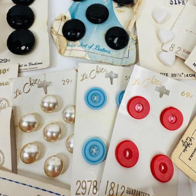 Vintage Buttons Lot #7 on cards some full some partial quantity