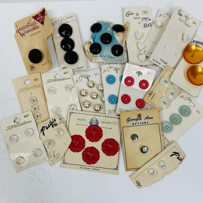 Vintage Buttons Lot #7 on cards some full some partial quantity