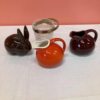 Sale Photo Thumbnail #280: Grouping of 4 small collectible ceramic/glass items