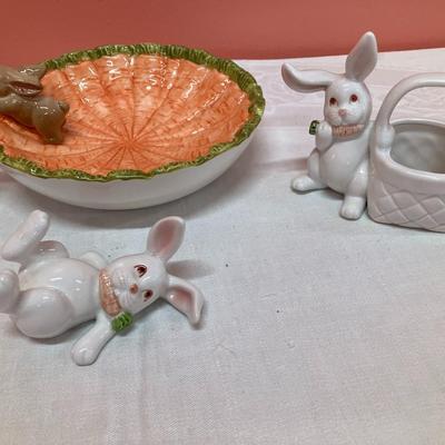 Sale Photo Thumbnail #285: Set of 4 small Fitz & Floyd rabbits and a BONUS Easter decor bowl