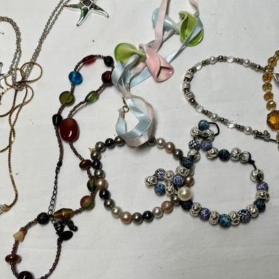 Lot 520 Lot #5 Jewelry Bracelets