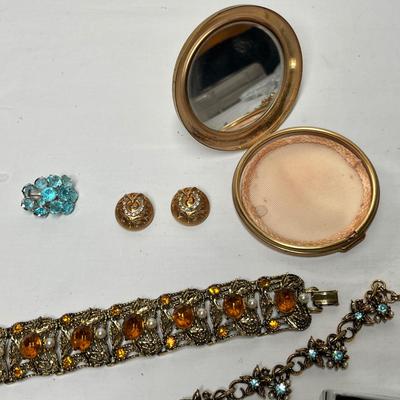 Lot 522 Lot #6 Jewelry Rhinestones