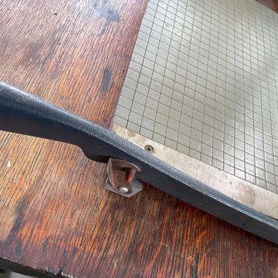 Poplar green institutional paper cutter