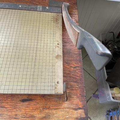 Poplar green institutional paper cutter