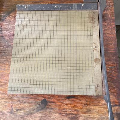 Poplar green institutional paper cutter
