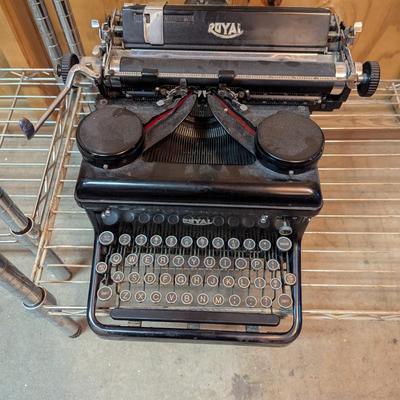 Vintage Royal Manual Typewriter
