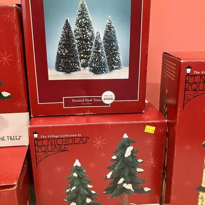 Sale Photo Thumbnail #332: Set of 5 pieces of St. Nicholas village