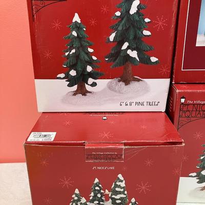 Sale Photo Thumbnail #331: Set of 5 pieces of St. Nicholas village