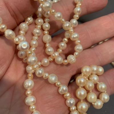 Pearl Necklaces Lot