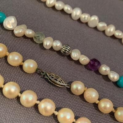 Pearl Necklaces Lot