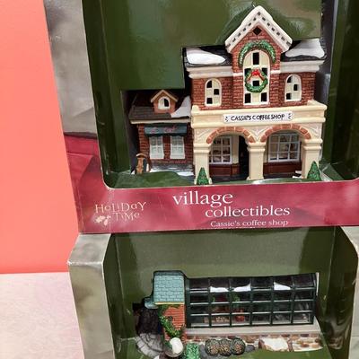 Sale Photo Thumbnail #335: Set of 4 Village Collectibles pieces