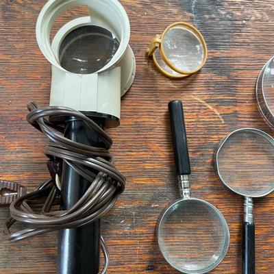 Mixed lot of magnifiers & compasses