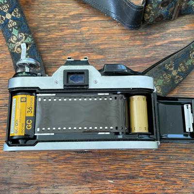 Vintage Canon 35mm film camera + extras