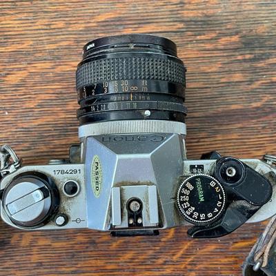 Vintage Canon 35mm film camera + extras