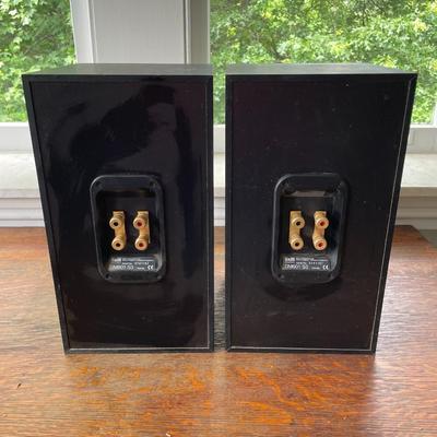 Pair of B&W DM601 SE bookshelf speakers