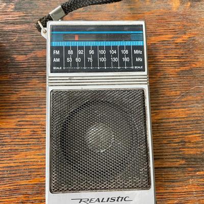 Vintage Realistic transistor radio