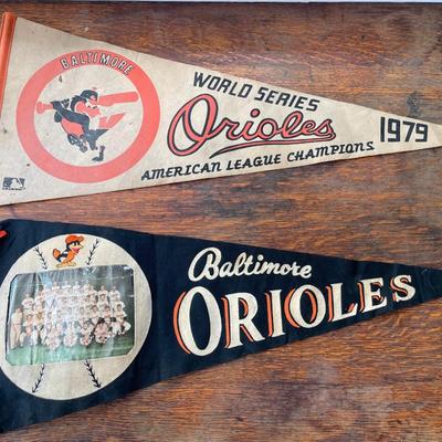 Vintage Baltimore Orioles baseball 1960 team photo & 1979 full-size felt pennants