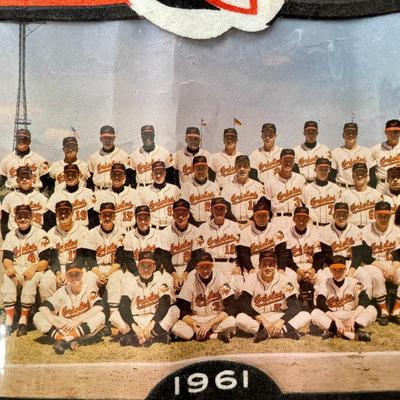 Vintage Baltimore Orioles baseball 1961 team photo & stadium full-size felt pennants