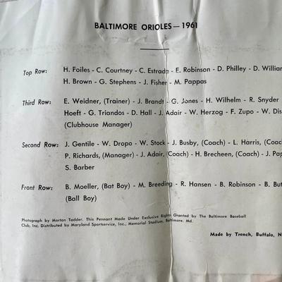 Vintage Baltimore Orioles baseball 1961 team photo & stadium full-size felt pennants