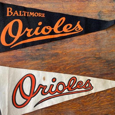 Vintage Baltimore Orioles baseball 1961 team photo & stadium full-size felt pennants