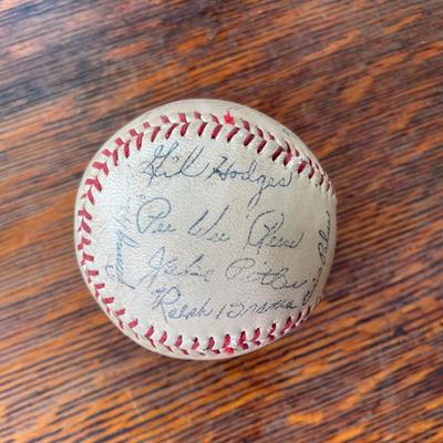 Mixed lot of Baltimore Orioles Baseball memorabilia